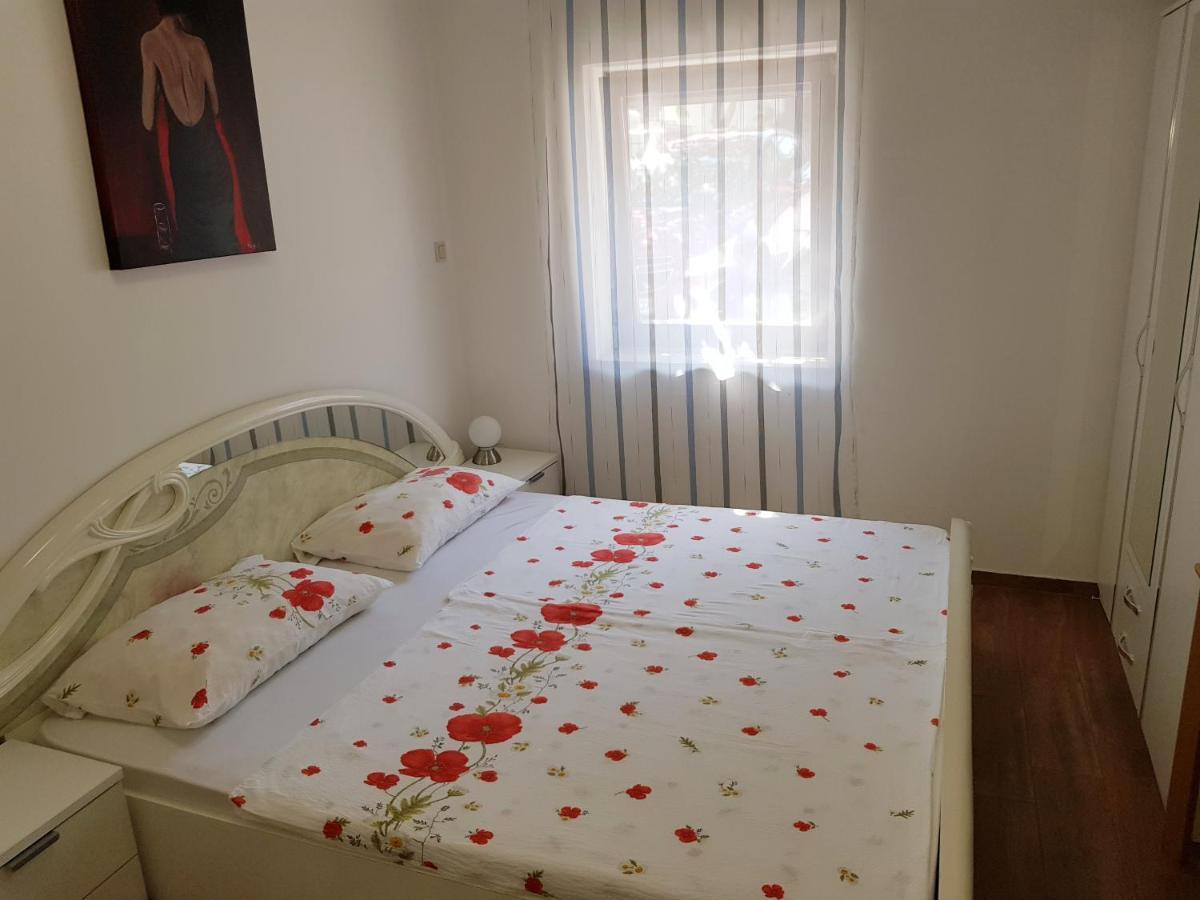 Apartments Vila Tisa Mali Losinj Ngoại thất bức ảnh
