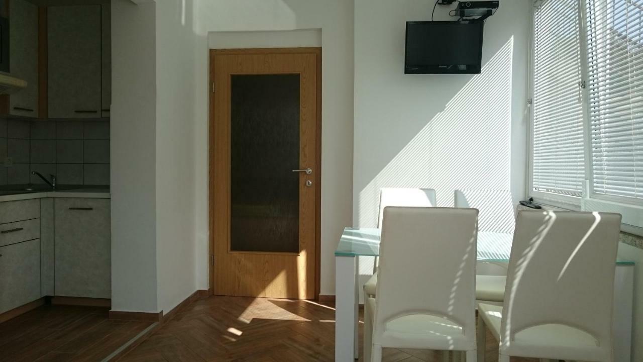 Apartments Vila Tisa Mali Losinj Ngoại thất bức ảnh