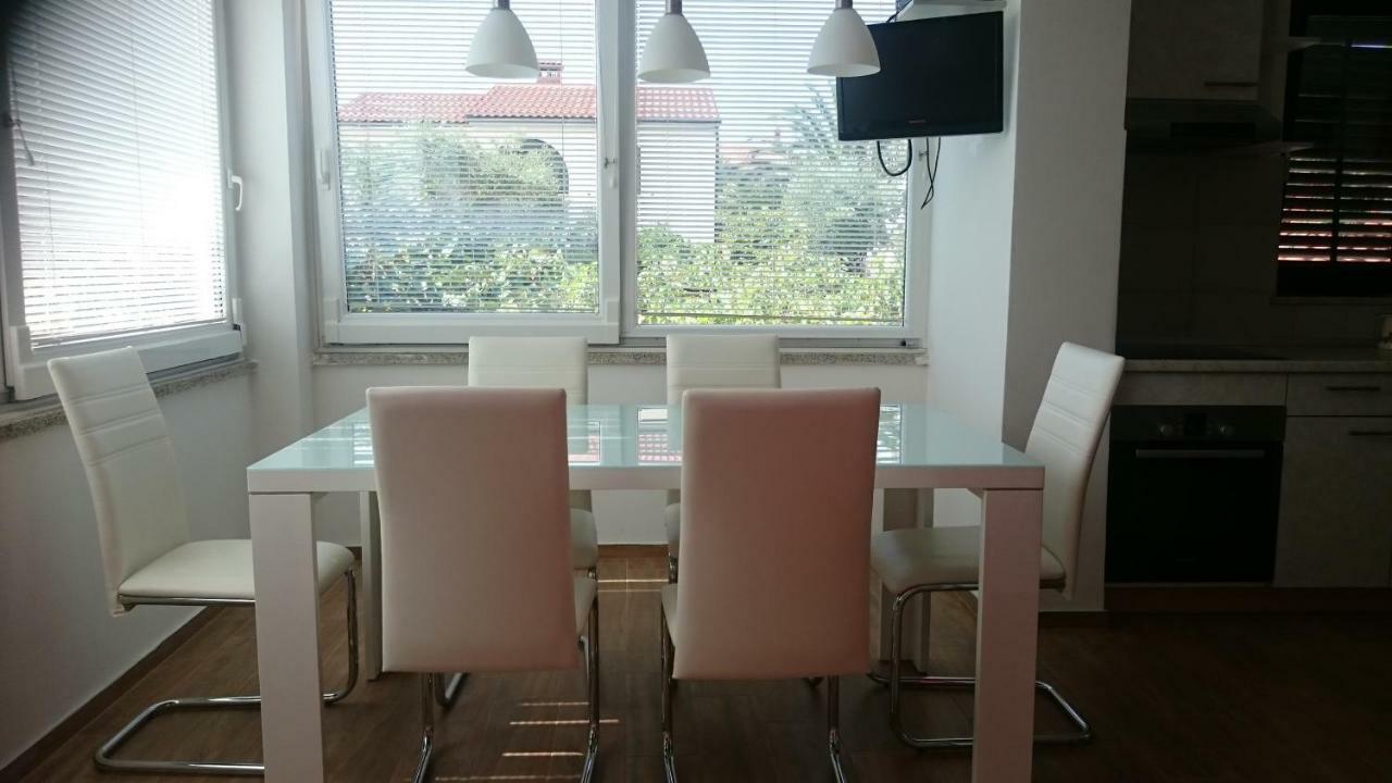 Apartments Vila Tisa Mali Losinj Ngoại thất bức ảnh