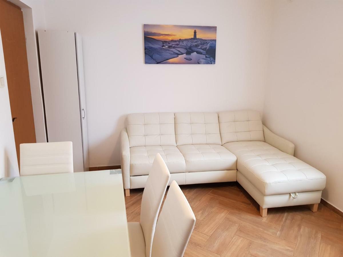 Apartments Vila Tisa Mali Losinj Ngoại thất bức ảnh